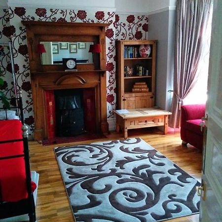 Beautiful Room In Victorian Family Home Илфорд Экстерьер фото