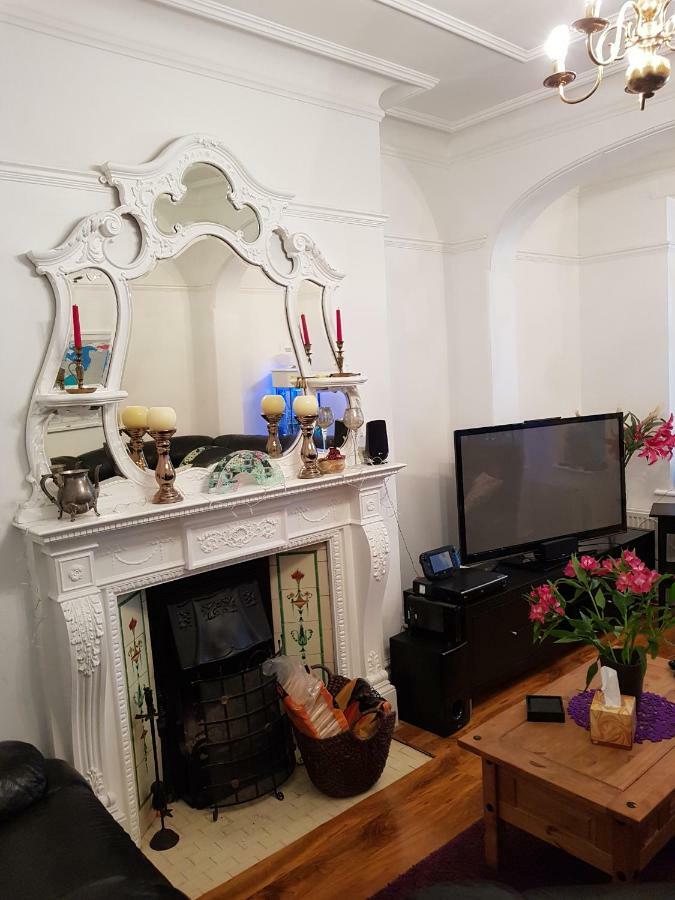 Beautiful Room In Victorian Family Home Илфорд Экстерьер фото