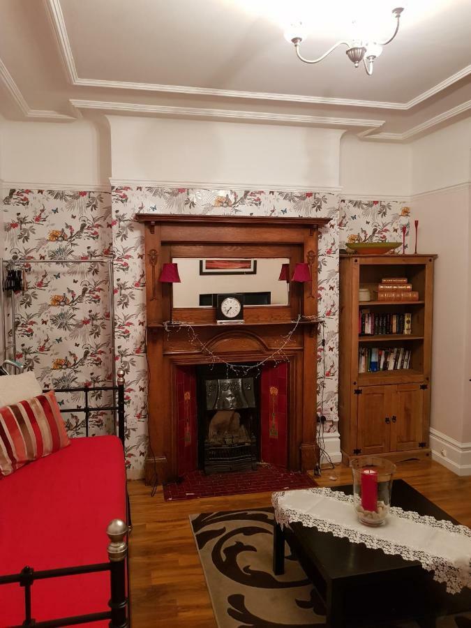 Beautiful Room In Victorian Family Home Илфорд Экстерьер фото