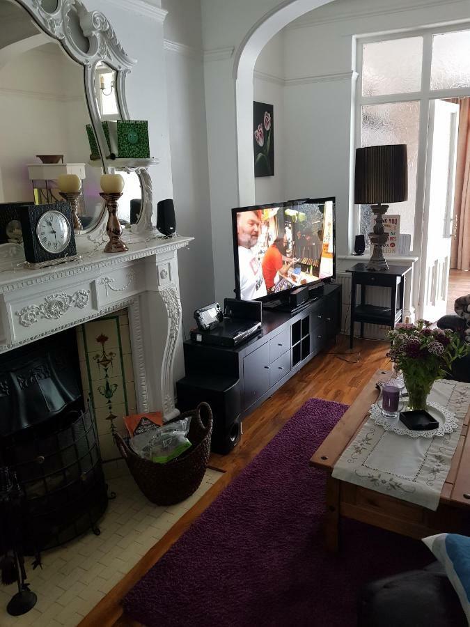 Beautiful Room In Victorian Family Home Илфорд Экстерьер фото